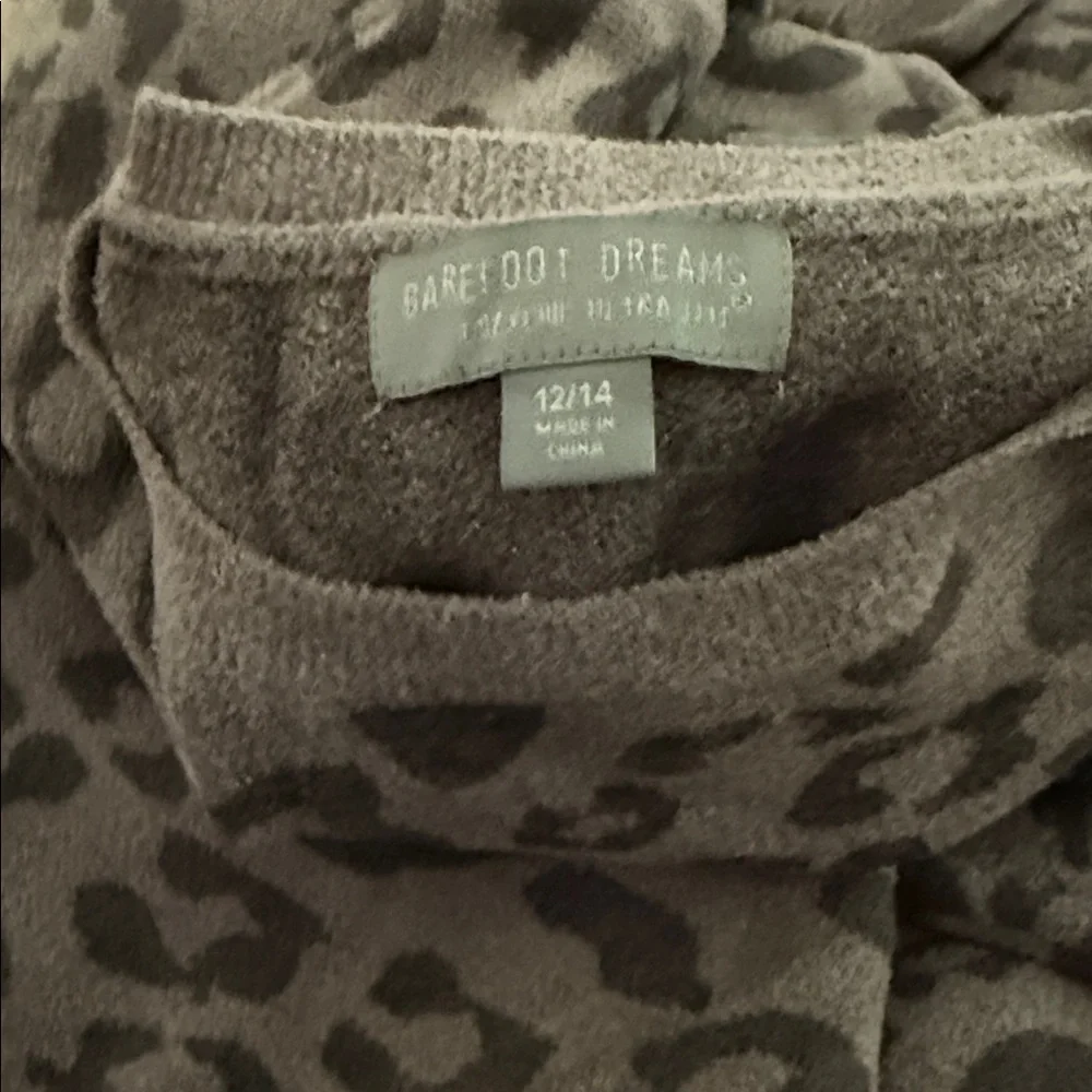 Barefoot dreams girls matching leopard print set (top/bottom) size 12/14 EUC